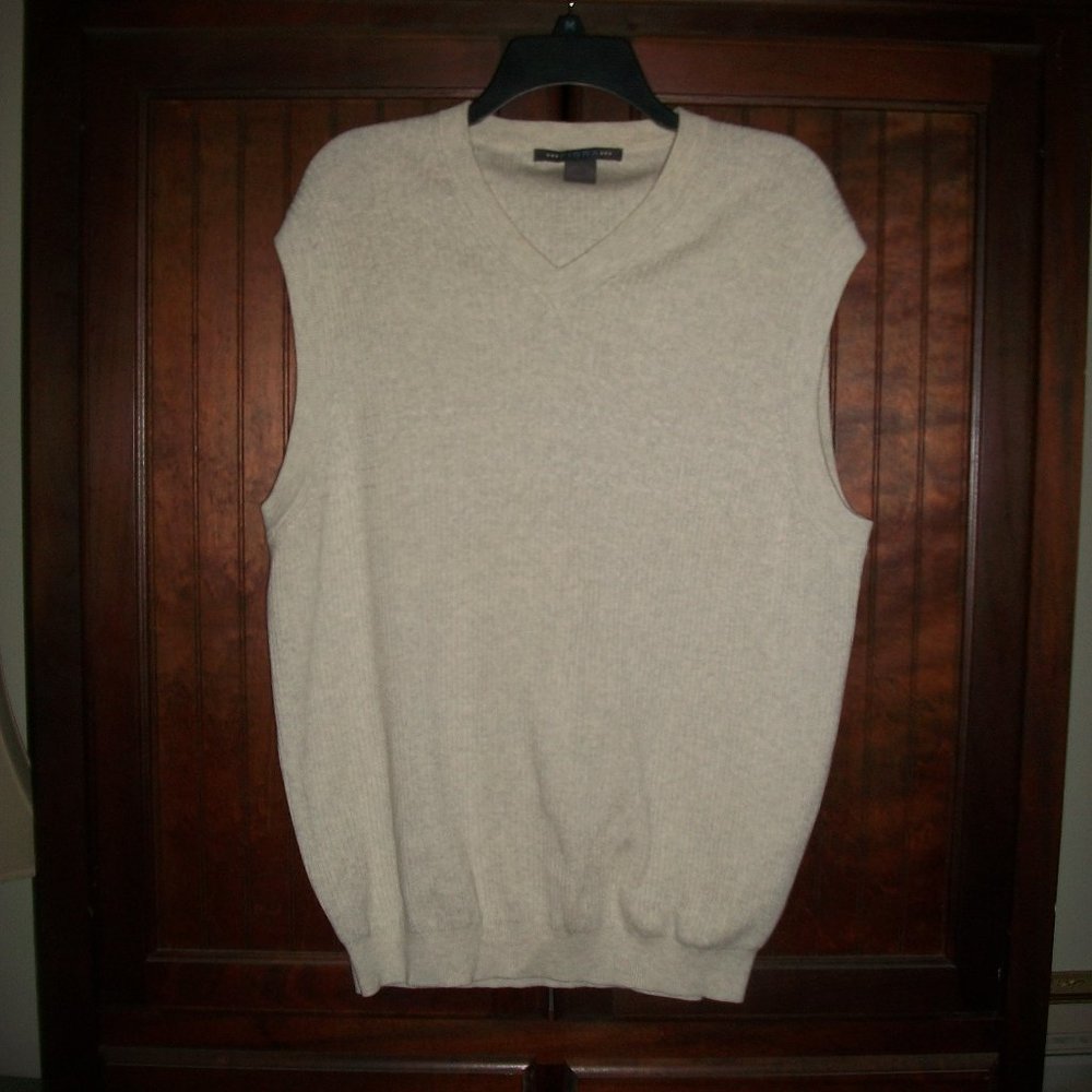 Fidra ivory v-neck cotton sweater vest size L
